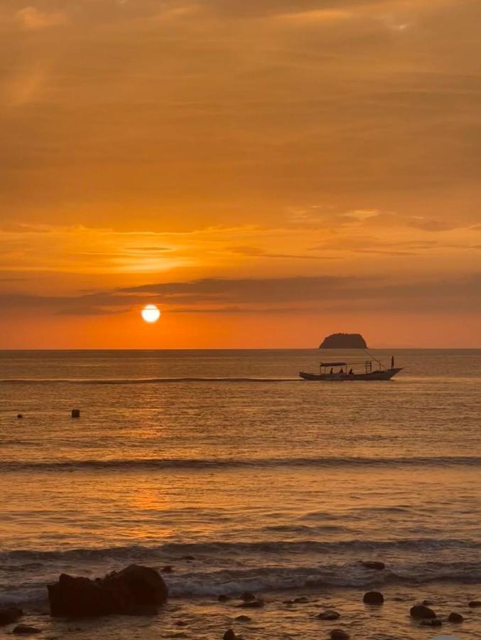 Casita Ysabel Bed & Breakfast Batangas Eksteriør bilde